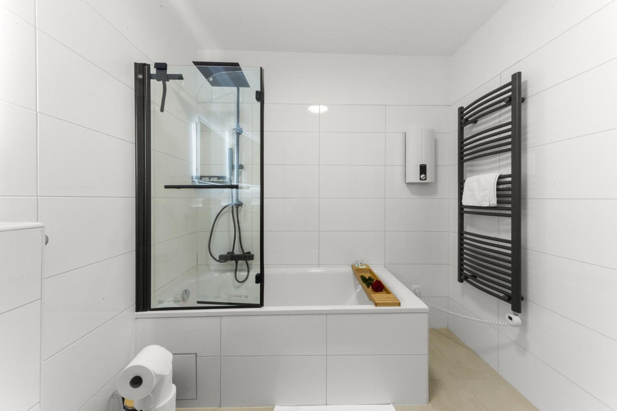 Vinful: Premium-Apartment Mit Balkon Und Parkplatz Mülheim an der Ruhr Exterior photo